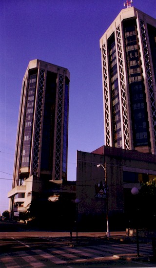 central bank towers.jpg (53758 bytes)